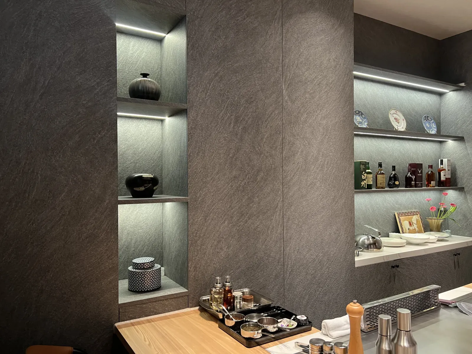 Rock Design Melamin Levha: Dekoratif Yüzeyden Mühendislik İç Mekan Çözümüne
